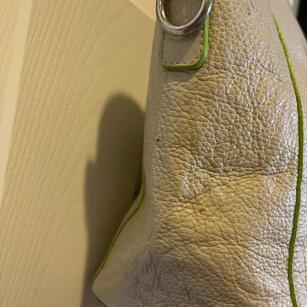 Vittoria Napoli Elegant Leather Cream XL Tote Bag with Green Accents